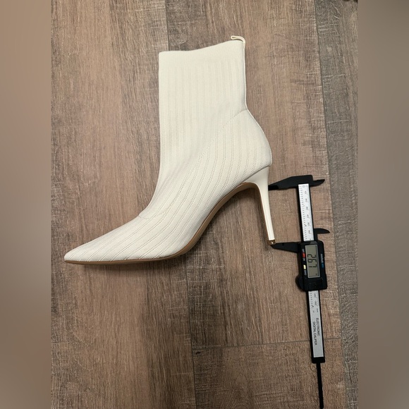 GUESS knit sock bootie sz 7.5 heel is 2.67 in - Picture 6 of 6